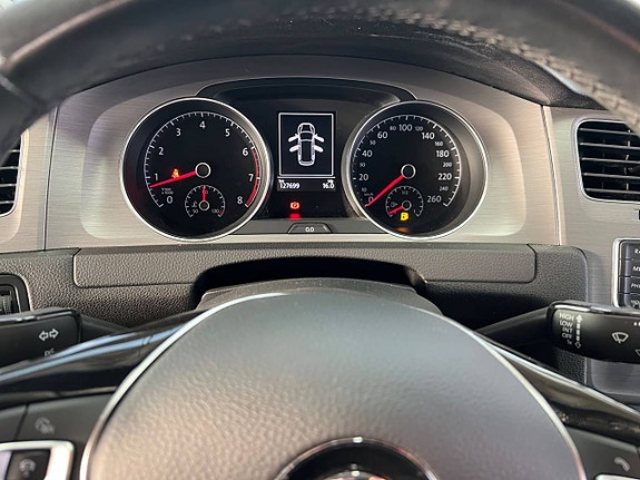 Volkswagen Golf VII 14 of 17