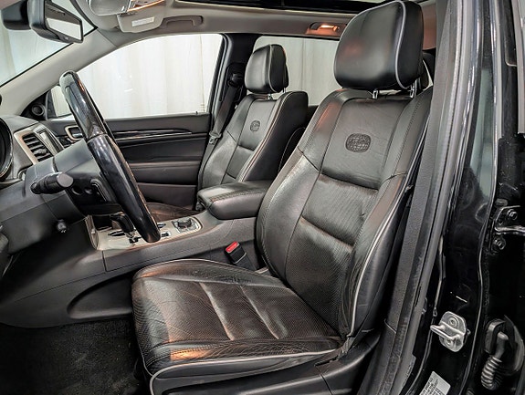Jeep Grand Cherokee 10 of 15