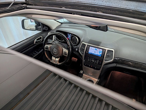 Jeep Grand Cherokee 8 of 15