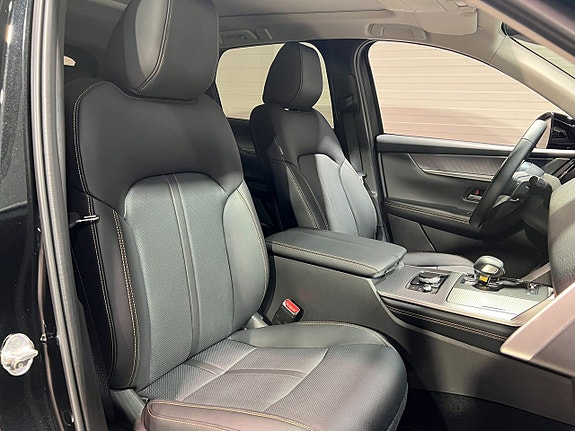 Mazda CX-60 7 of 19