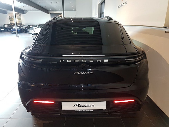 Porsche Macan 4 5 of 5