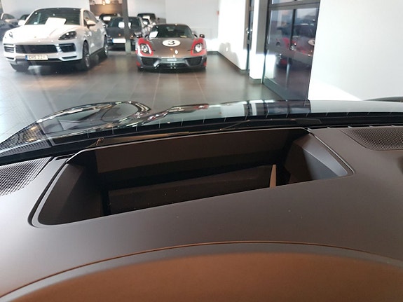 Porsche Macan 4 12 of 12
