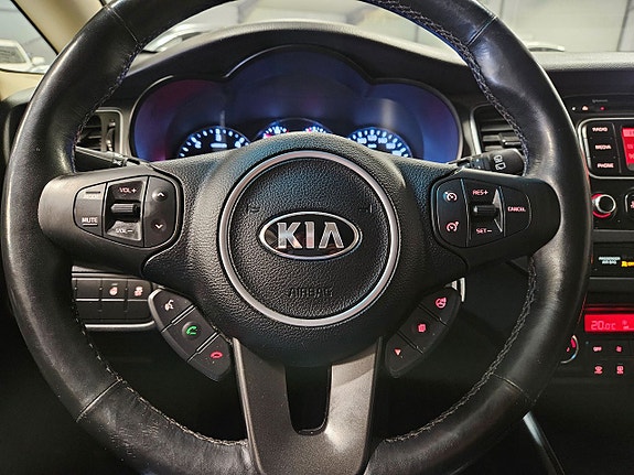 Kia Carens 7 of 9