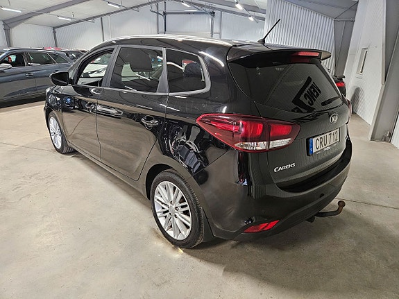 Kia Carens 4 of 5