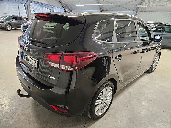 Kia Carens 3 of 5