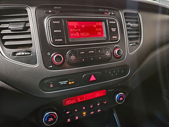 Kia Carens 8 of 9