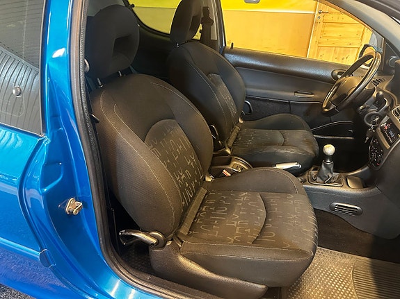 Peugeot 206 10 of 14
