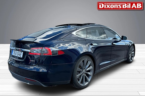 Tesla Model S 4 of 5