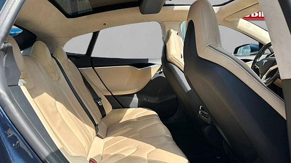 Tesla Model S 10 of 14