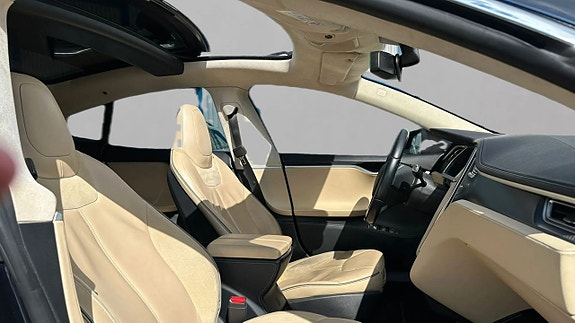 Tesla Model S 11 of 14
