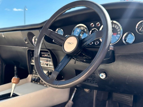 Aston Martin V8 14 of 20