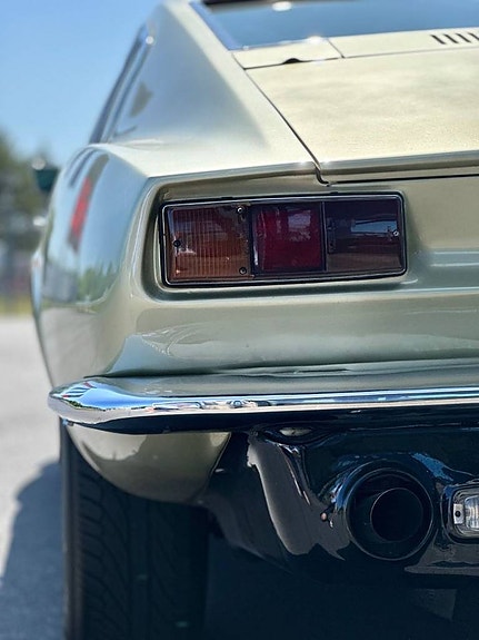 Aston Martin V8 7 of 20