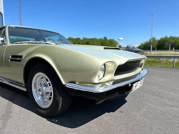 Aston Martin V8 8 of 20