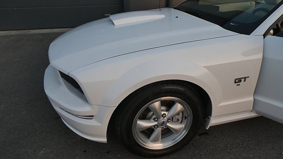Ford Mustang 16 of 19