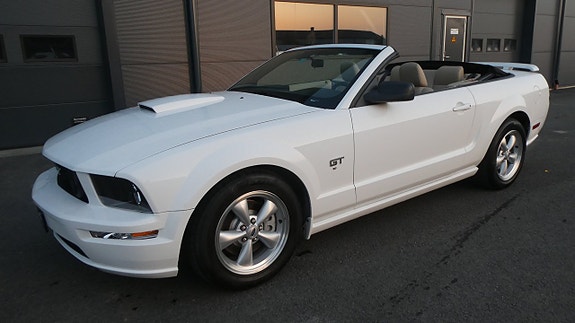 Ford Mustang 18 of 19