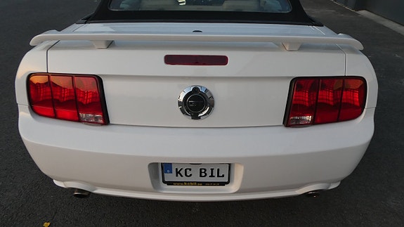 Ford Mustang 13 of 19