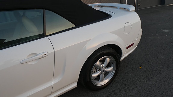 Ford Mustang 15 of 19