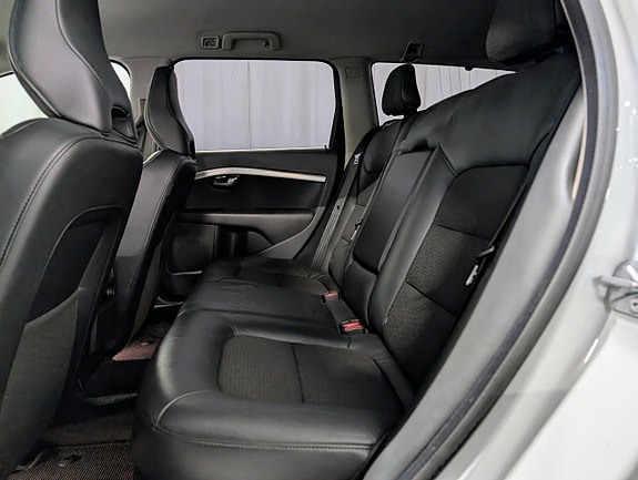 Volvo V70 10 of 11
