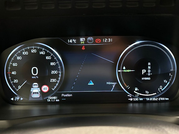 Volvo XC90 17 of 30