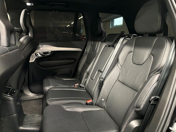 Volvo XC90 15 of 30