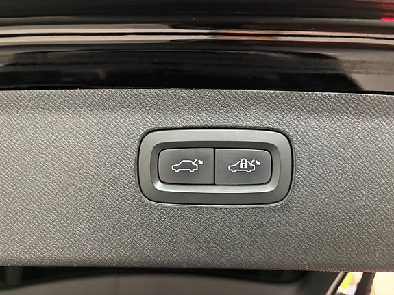 Volvo XC90 23 of 30