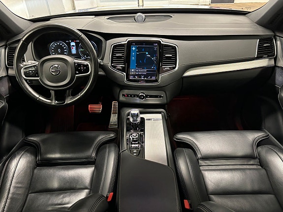 Volvo XC90 11 of 30