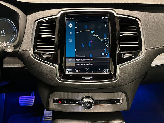 Volvo XC90 18 of 30