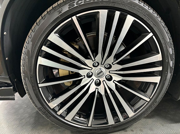Volvo XC90 28 of 30
