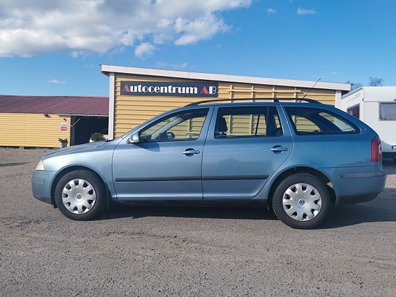Skoda Octavia 2 of 5