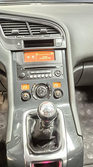 Peugeot 5008 13 of 17