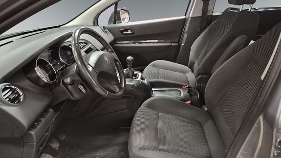 Peugeot 5008 8 of 17