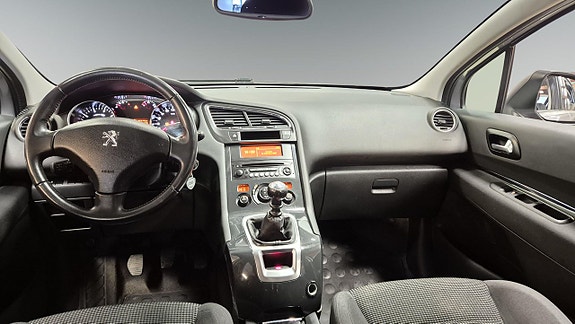 Peugeot 5008 12 of 17