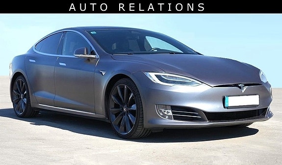 Tesla Model S 4 of 8