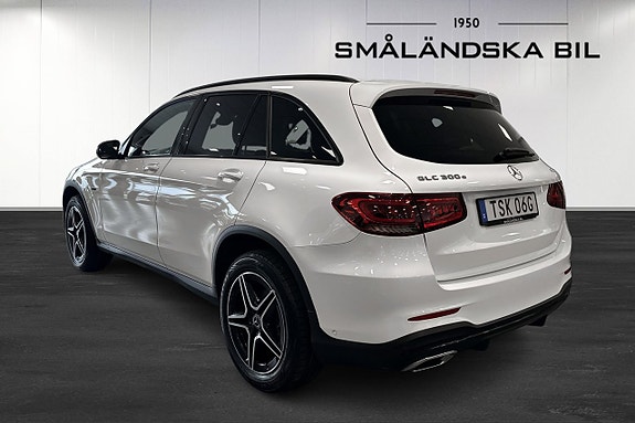 Mercedes-Benz GLC300 e 4 of 5