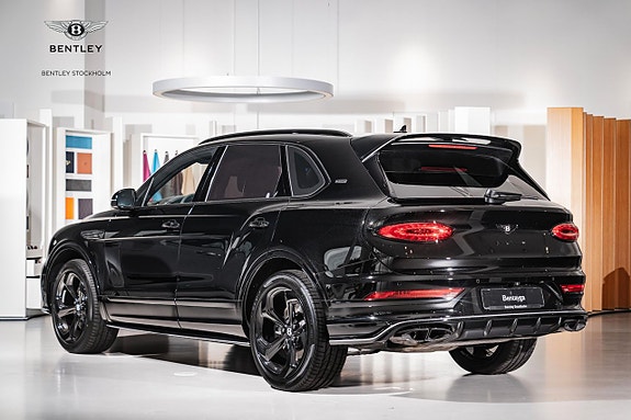 Bentley Bentayga 3 of 5