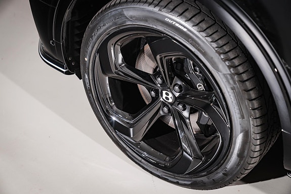 Bentley Bentayga 8 of 27