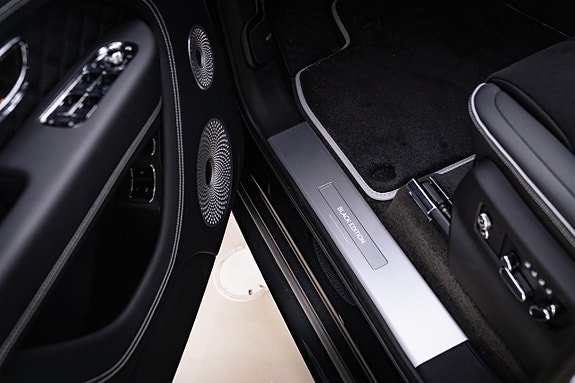 Bentley Bentayga 12 of 27