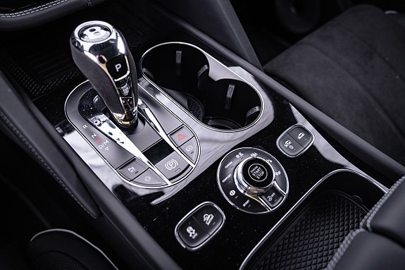 Bentley Bentayga 24 of 27