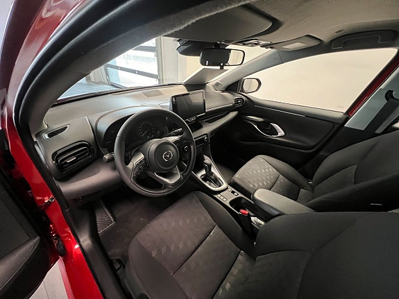 Mazda 2 4 of 7