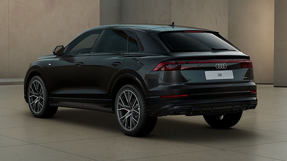 Audi Q8 2 of 11