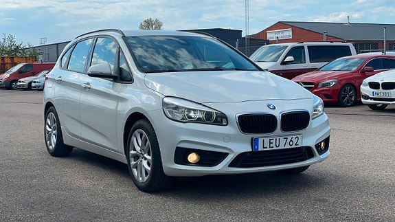 BMW 220d 3 of 26