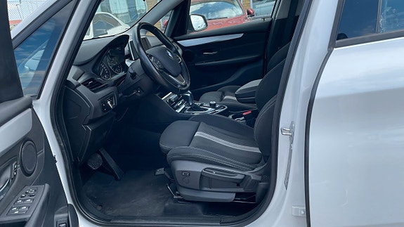 BMW 220d 8 of 26