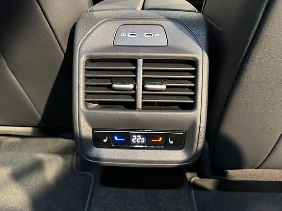 Volkswagen Passat 18 of 20