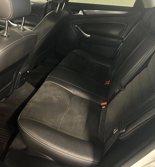 Ford Mondeo 17 of 18