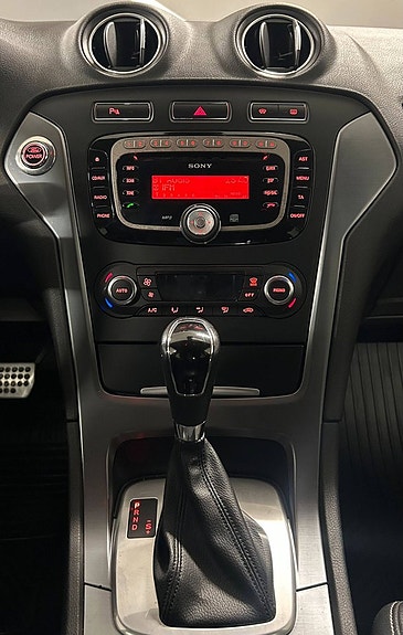 Ford Mondeo 14 of 18