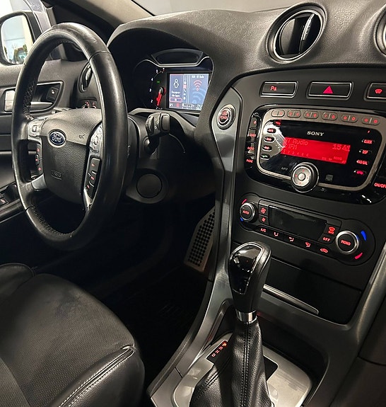 Ford Mondeo 16 of 18
