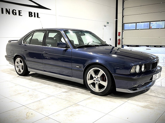 BMW 525i 2 of 5