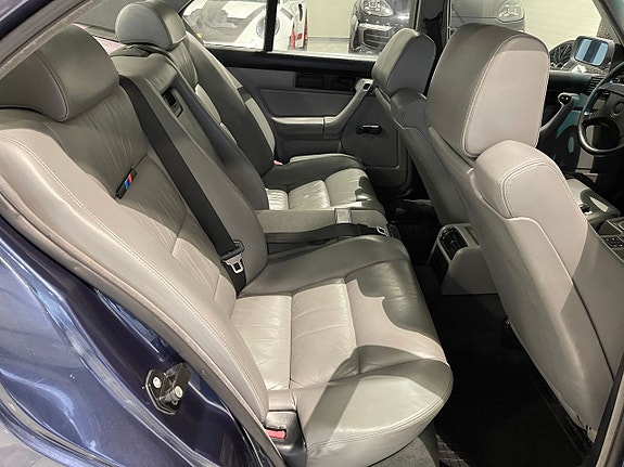 BMW 525i 13 of 16
