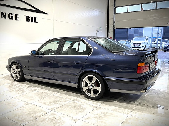 BMW 525i 6 of 16