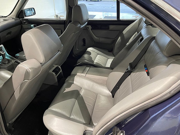 BMW 525i 12 of 16